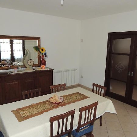 Il Nuraghe Bed & Breakfast Uras Екстериор снимка