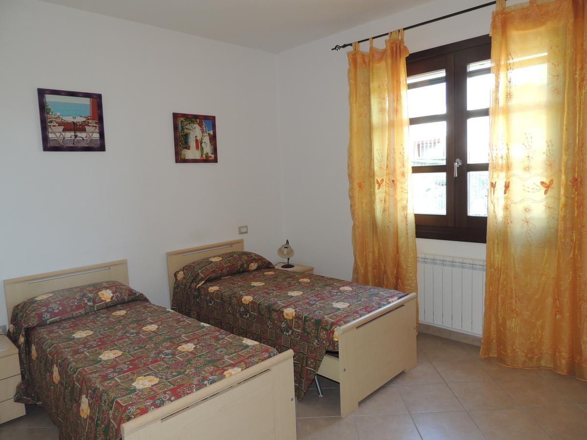Il Nuraghe Bed & Breakfast Uras Екстериор снимка